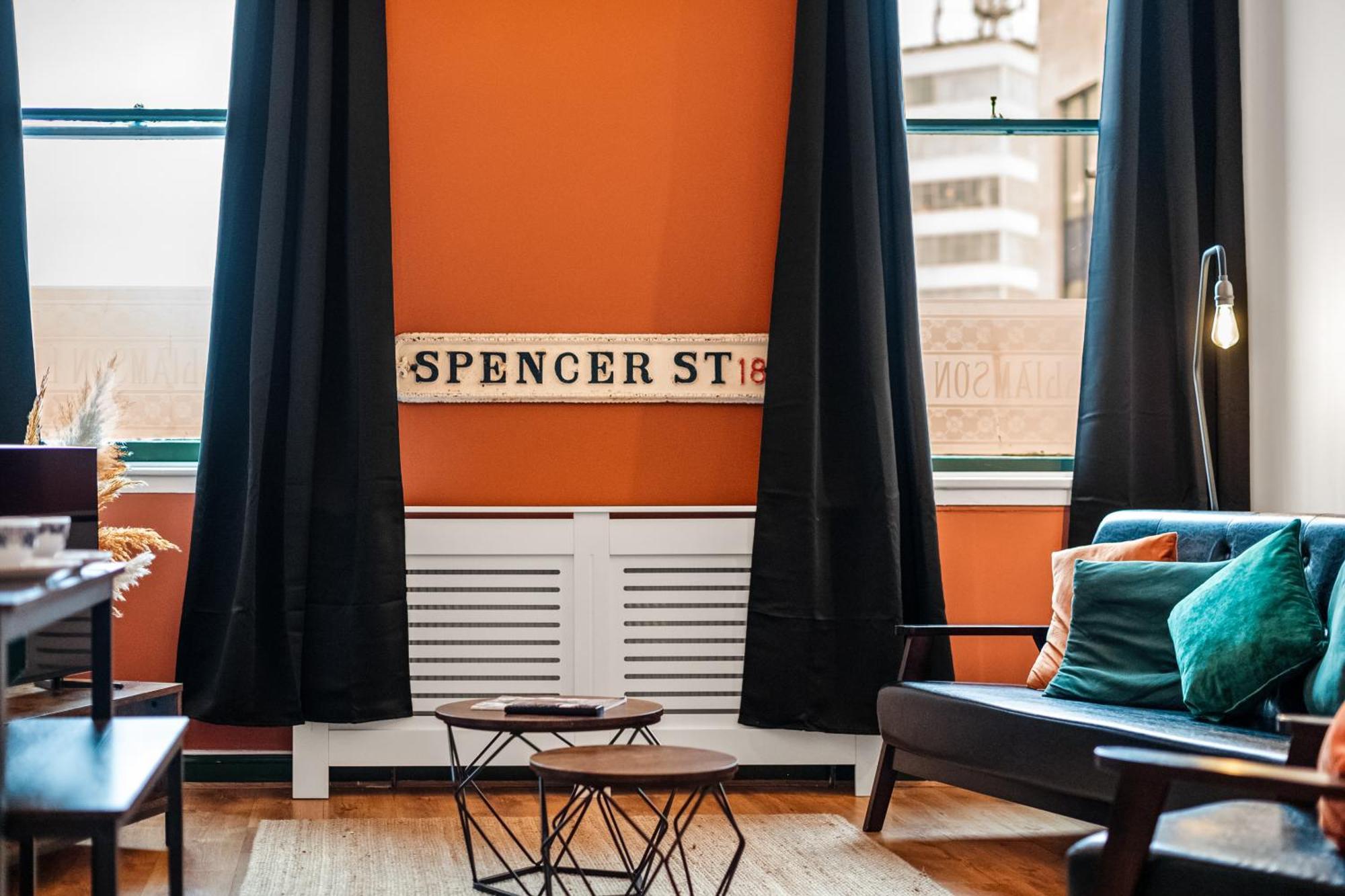 Spacious Birmingham City Apartment Bagian luar foto