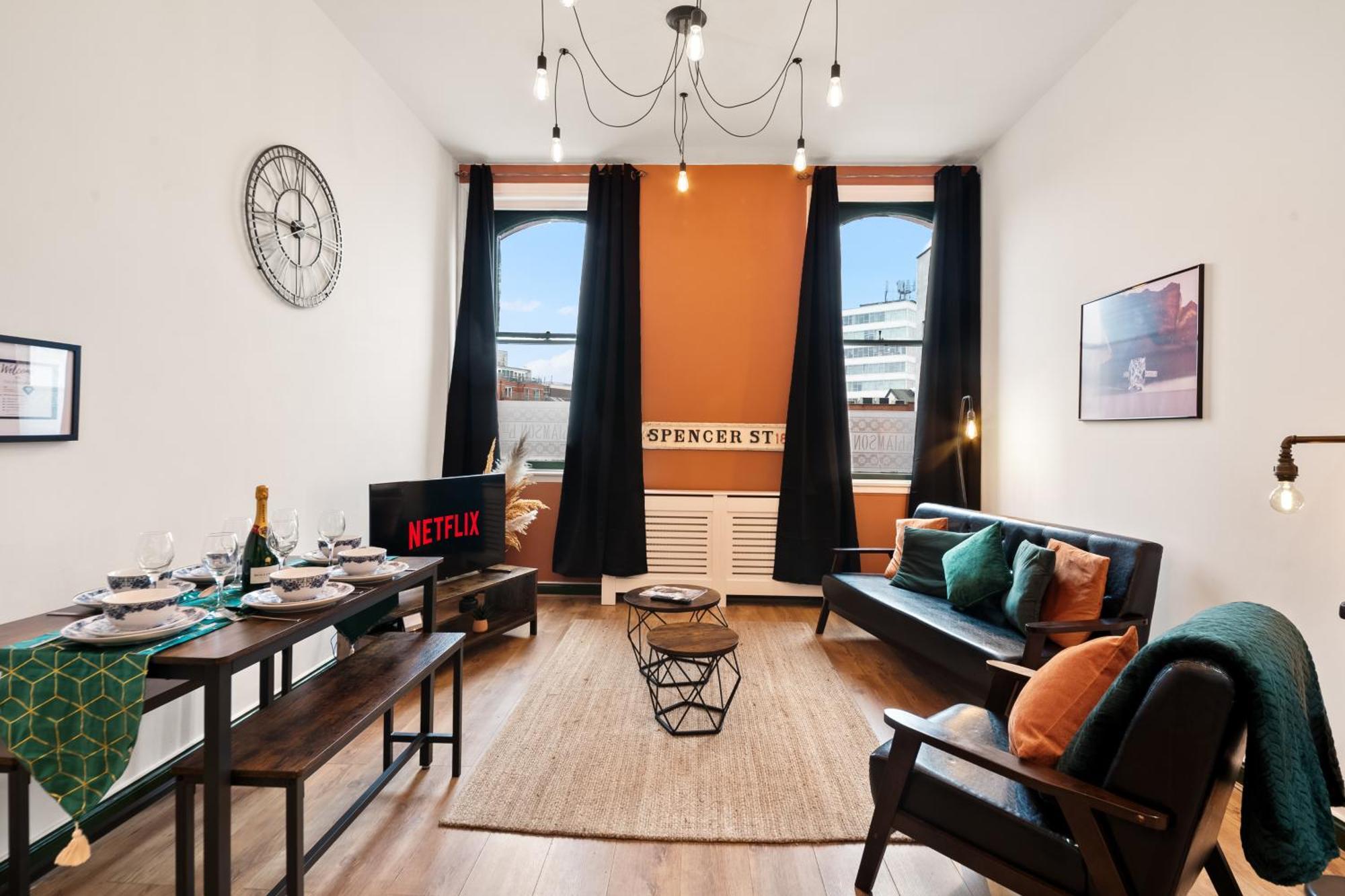 Spacious Birmingham City Apartment Bagian luar foto