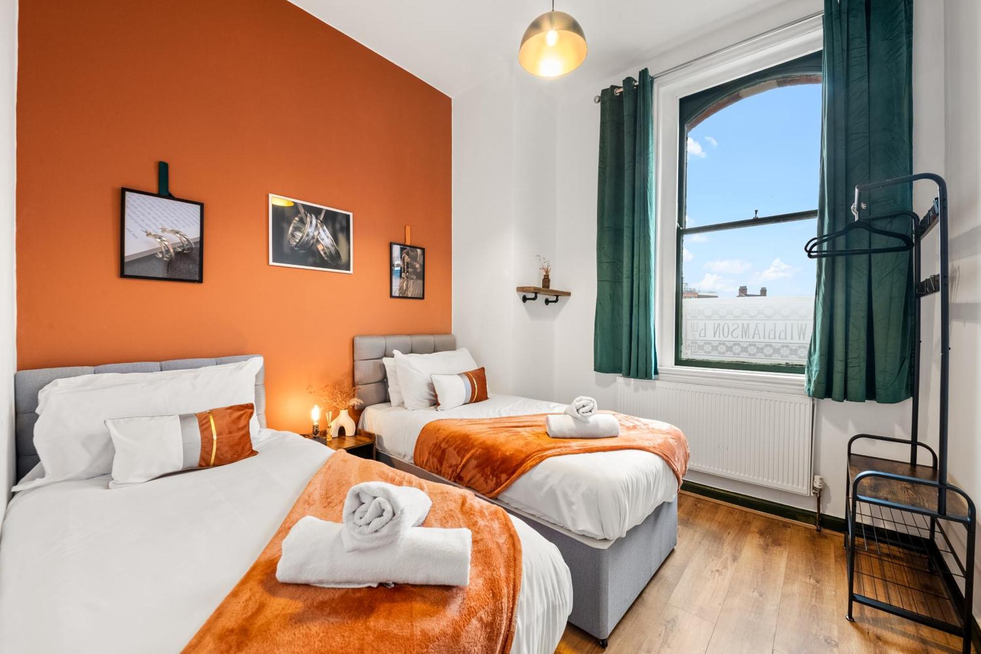 Spacious Birmingham City Apartment Bagian luar foto