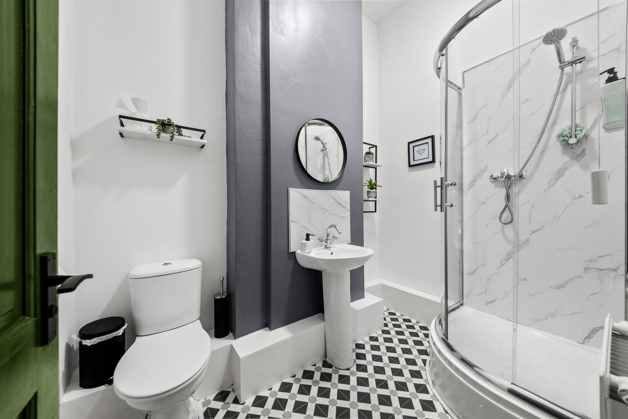 Spacious Birmingham City Apartment Bagian luar foto